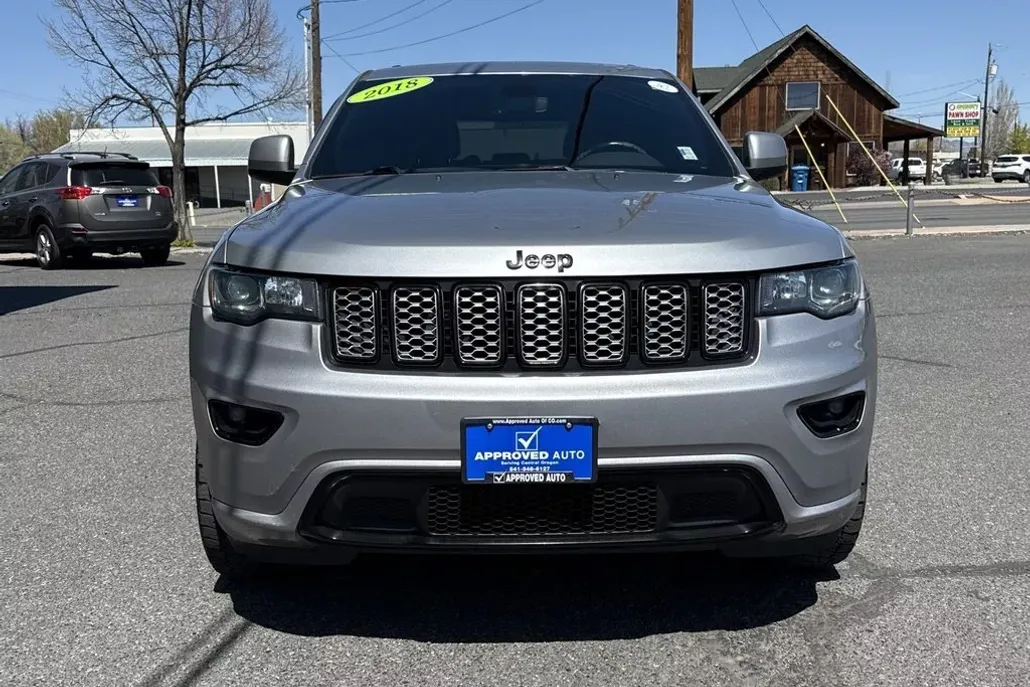 2018 Jeep Grand Cherokee Altitude photo 1
