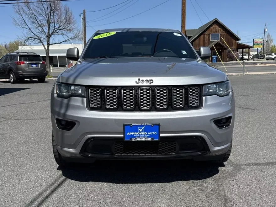 2018 Jeep Grand Cherokee Altitude photo 1
