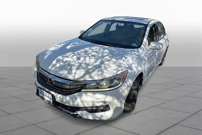 2017 Honda Accord EX photo 1
