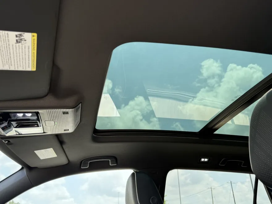 2025 Volkswagen Atlas Cross Sport SEL Premium R-Line photo 1