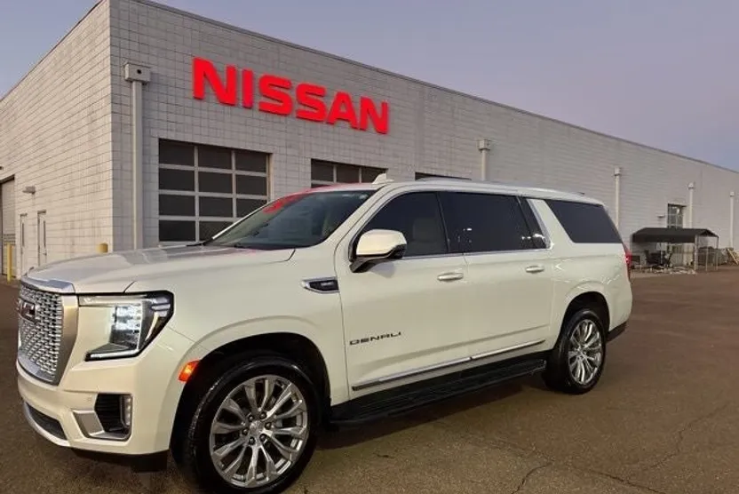 2023 Gmc Yukon XL Denali photo 1