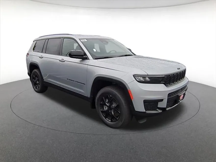 2025 Jeep Grand Cherokee Altitude X photo 1