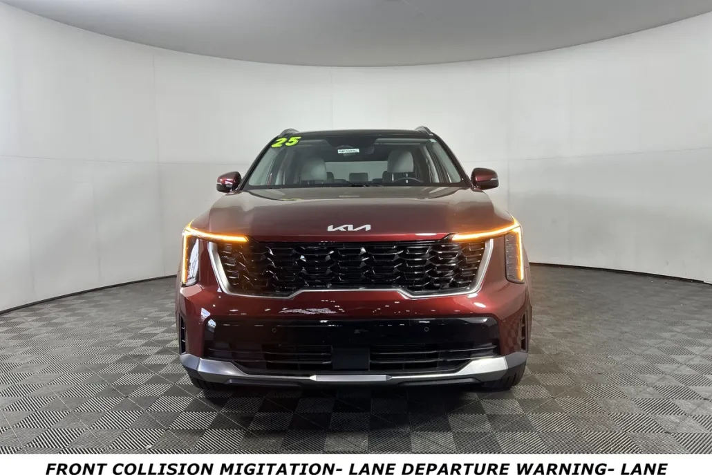 2025 Kia Sorento S photo 1