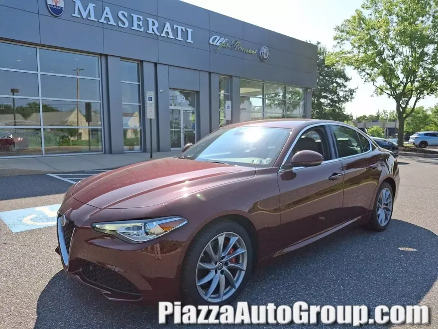 2019 Alfa Romeo Giulia Base photo 1