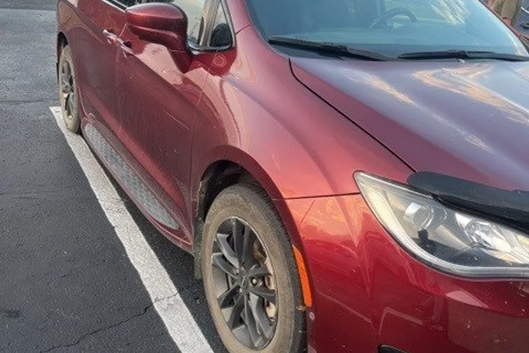 2020 Chrysler Pacifica Touring L photo 1