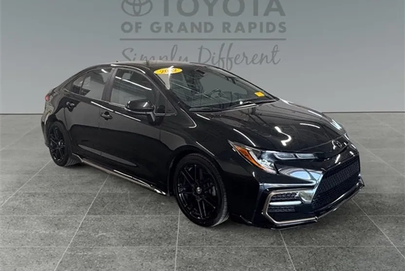 2022 Toyota Corolla SE photo 1