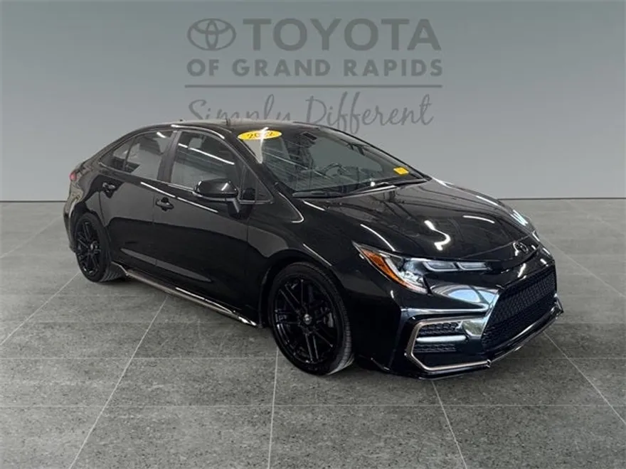 2022 Toyota Corolla SE photo 1