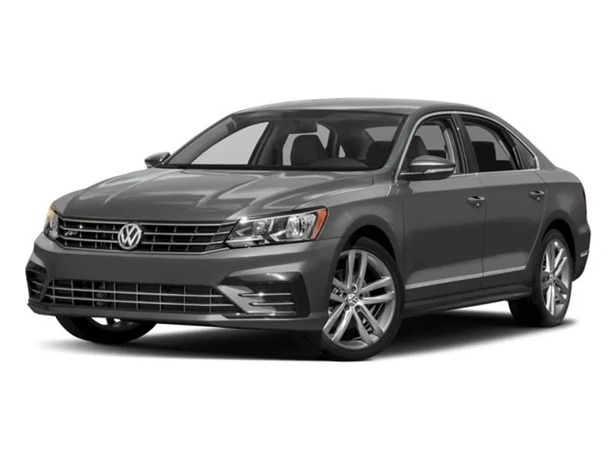 2018 Volkswagen Passat R-Line photo 1