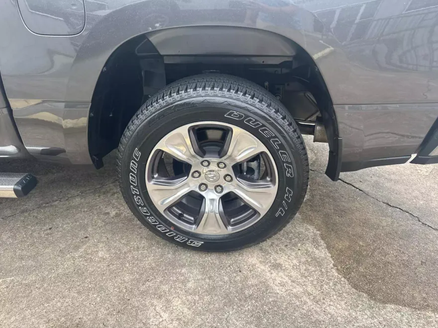 2023 Ram 1500 Laramie photo 1