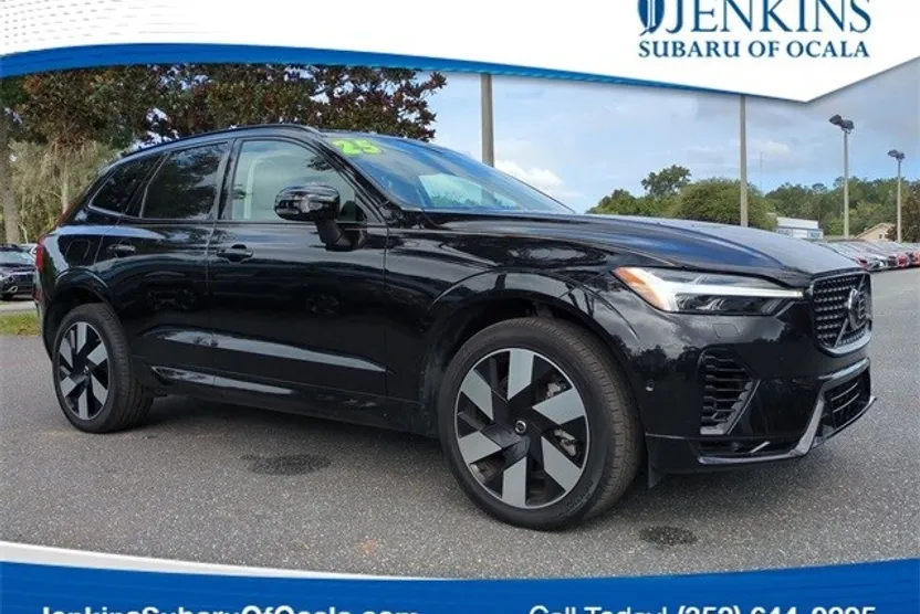 2025 Volvo XC60 Hybrid T8 Plus photo 1