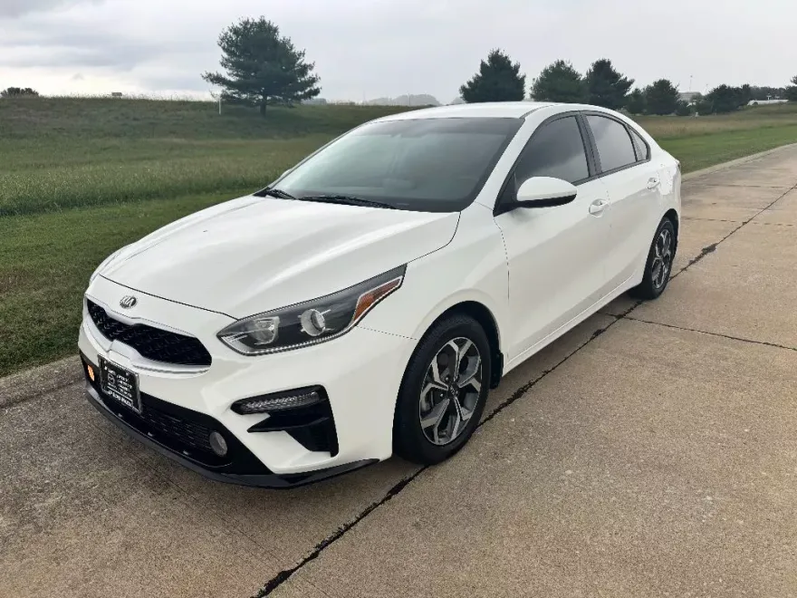 2019 Kia Forte LXS photo 1