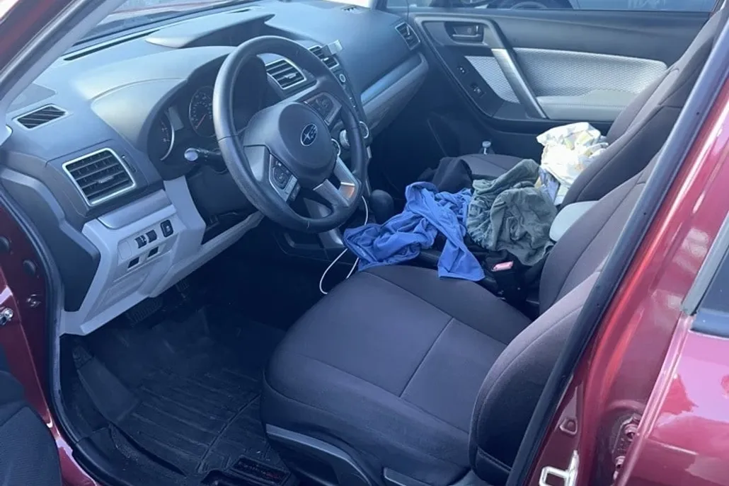 2017 Subaru Forester 2.5i photo 1