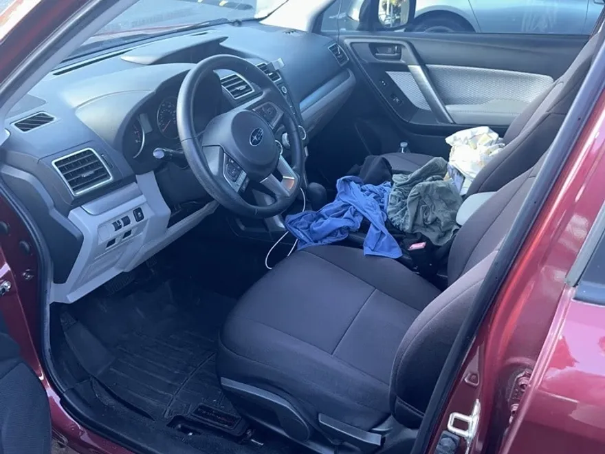 2017 Subaru Forester 2.5i photo 1