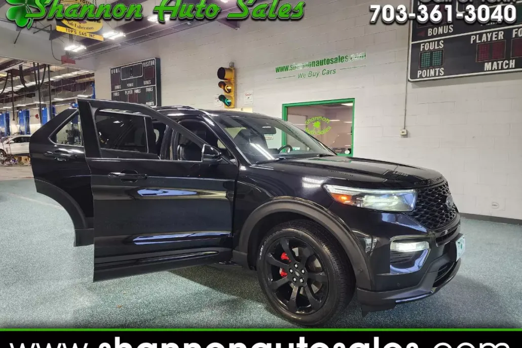 2020 Ford Explorer ST photo 1