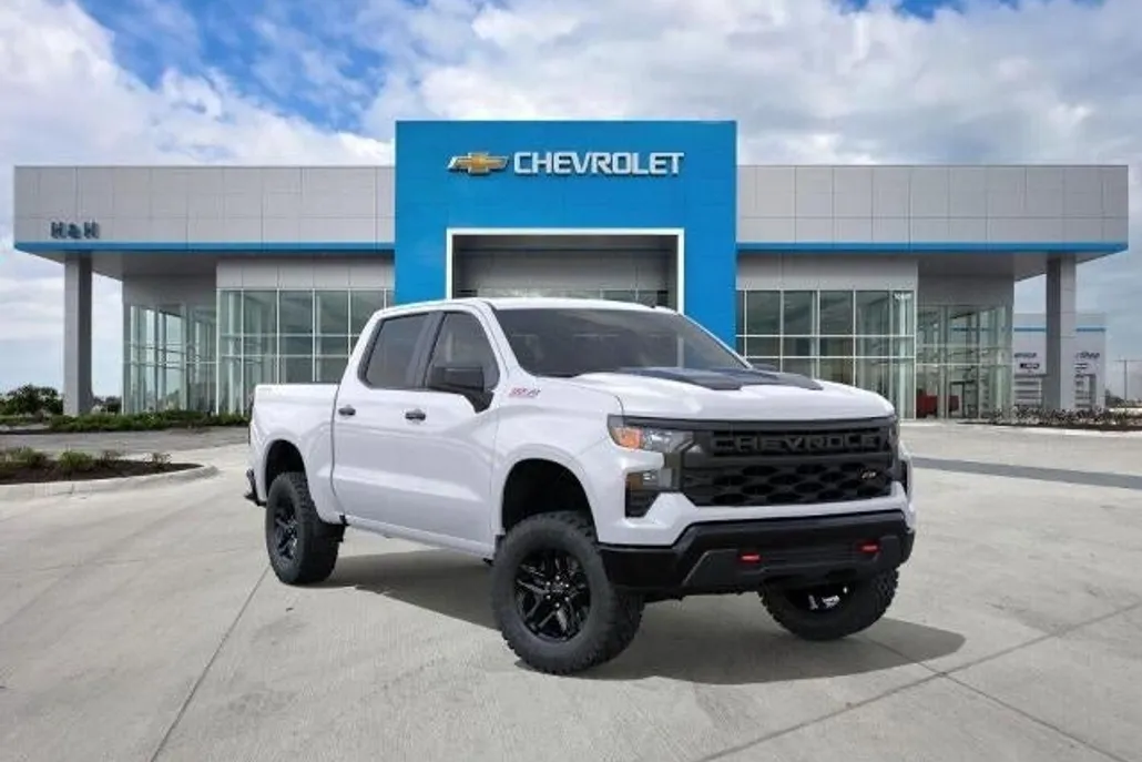 2026 Chevrolet Silverado 1500 Custom Trail Boss photo 1