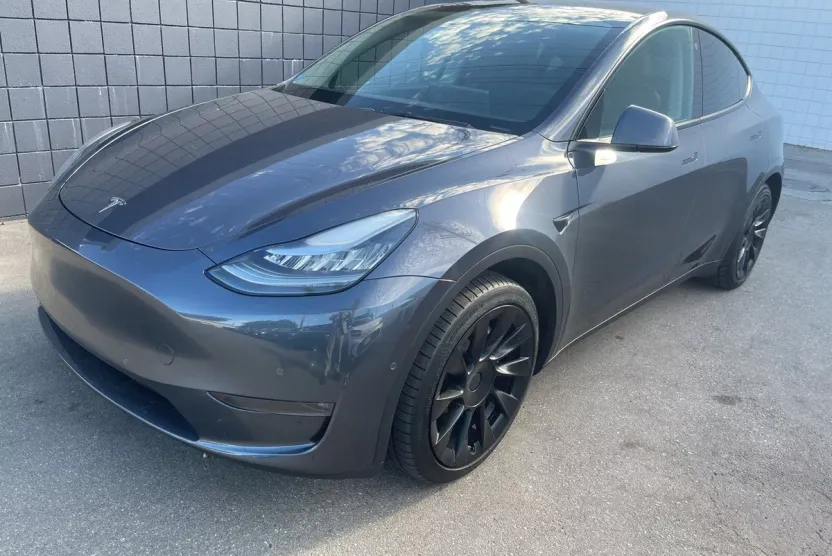 2021 Tesla Model Y Long Range photo 1