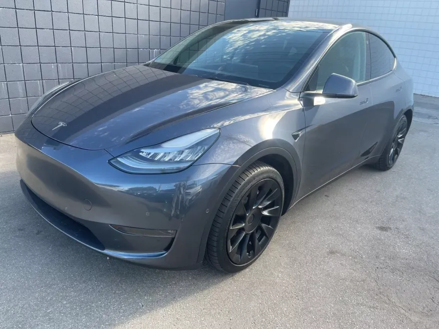 2021 Tesla Model Y Long Range photo 1