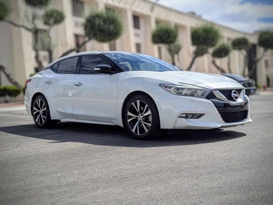 2016 Nissan Maxima S photo 1