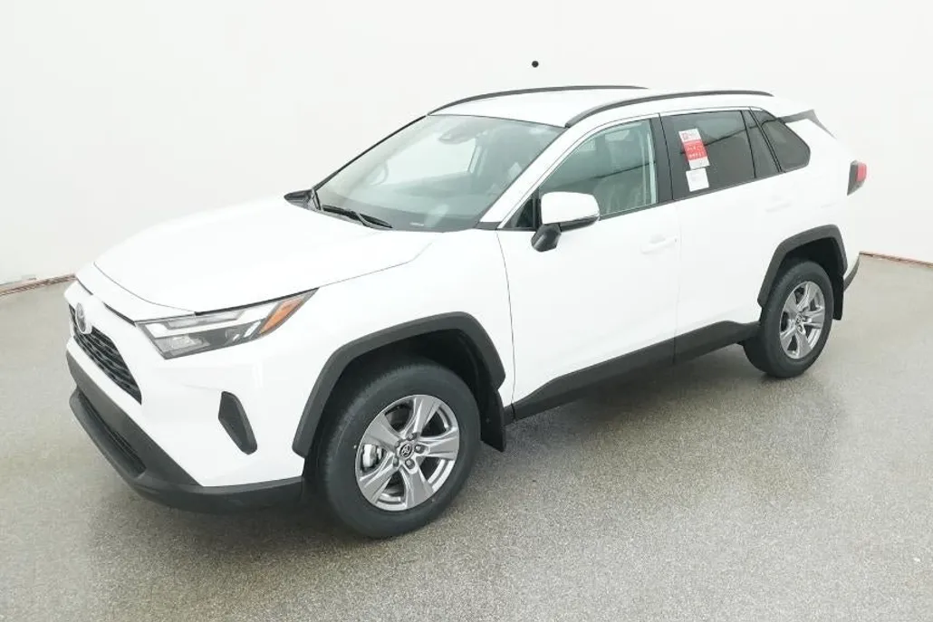 2025 Toyota RAV4 XLE photo 1