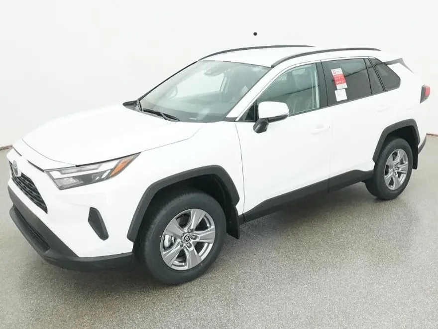 2025 Toyota RAV4 XLE photo 1