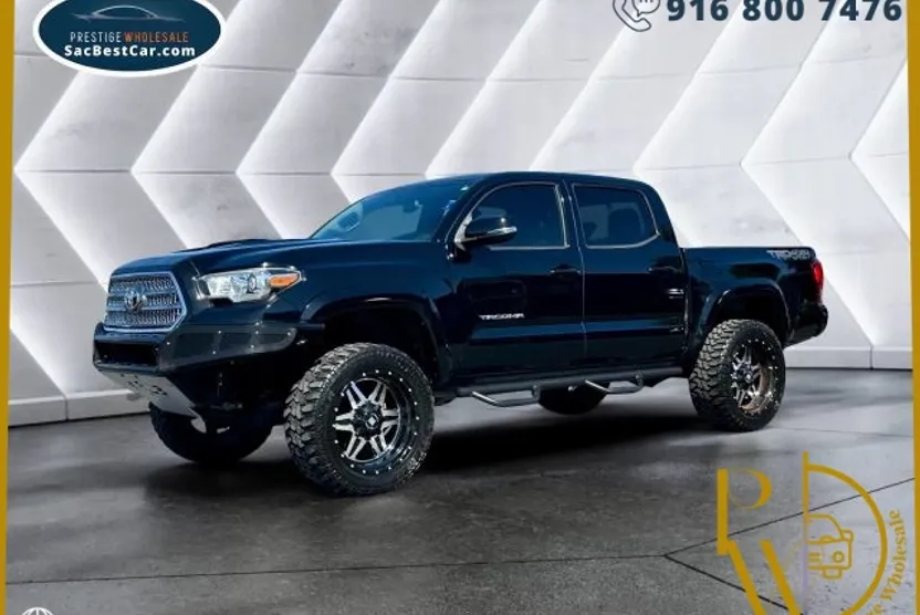 2016 Toyota Tacoma Double Cab TRD Sport photo 1