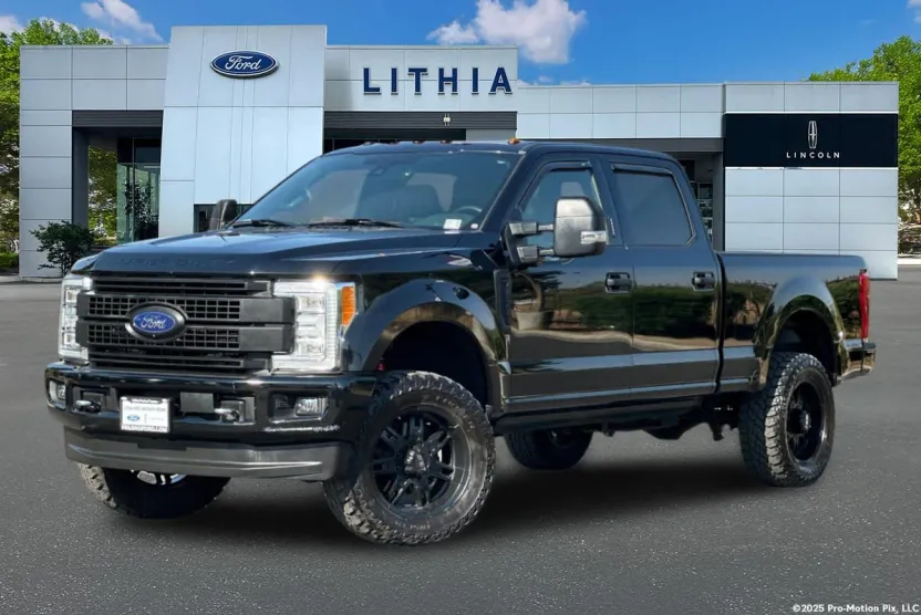 2017 Ford F-250 Platinum photo 1