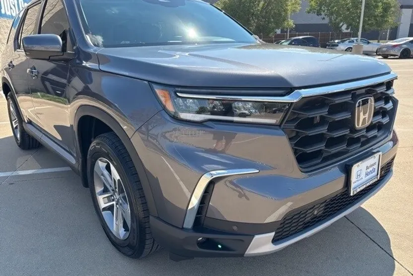 2025 Honda Pilot EX-L photo 1