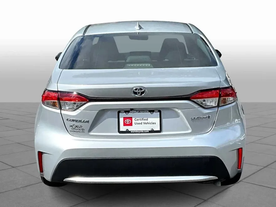 2022 Toyota Corolla Hybrid LE photo 1