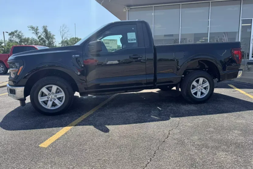 2025 Ford F-150 XL photo 1