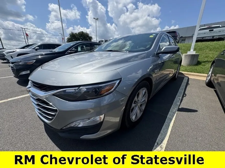 2024 Chevrolet Malibu 1LT photo 1