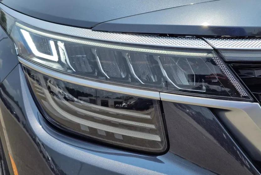 2023 Kia Seltos SX photo 1