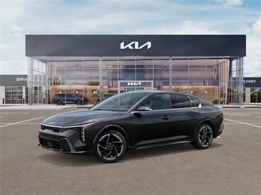 2025 Kia K4 GT-Line photo 1