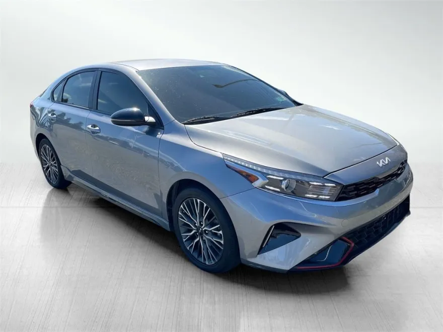 2023 Kia Forte GT-Line photo 1