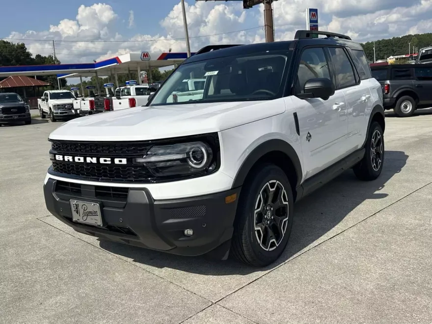 2025 Ford Bronco Sport Outer Banks photo 1