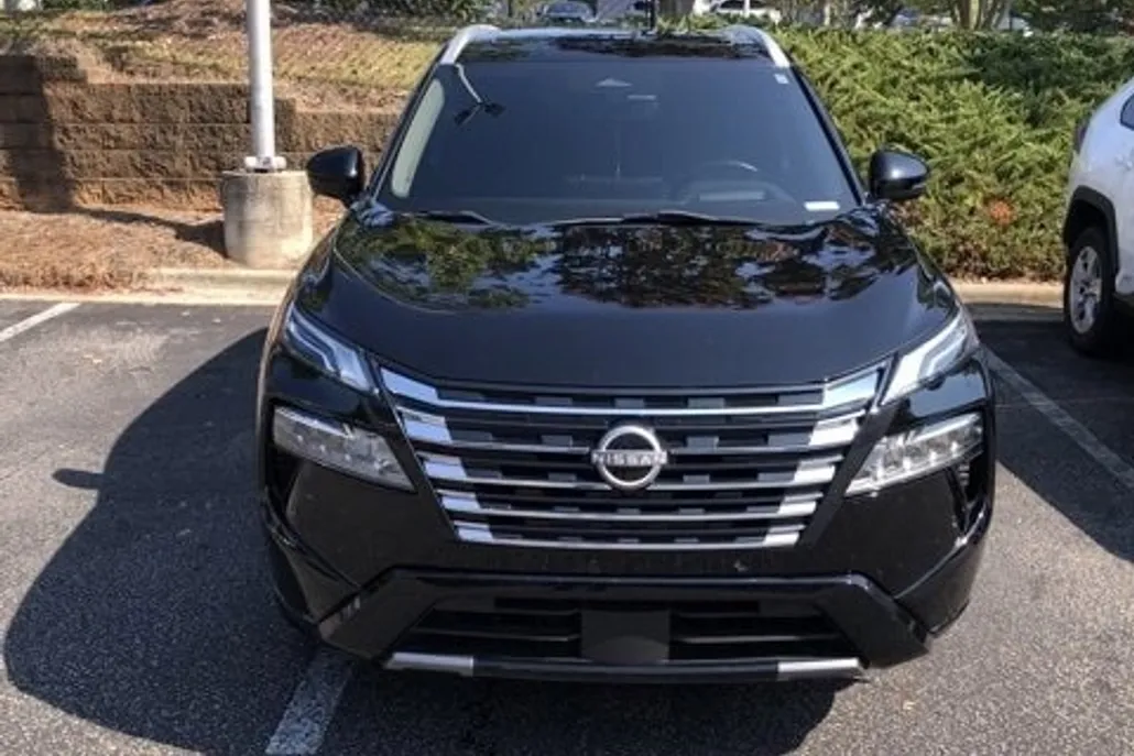 2024 Nissan Rogue Platinum photo 1