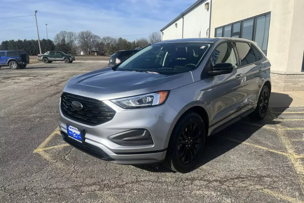 2024 Ford Edge SE photo 1