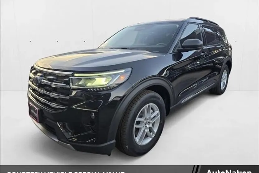 2025 Ford Explorer photo 1