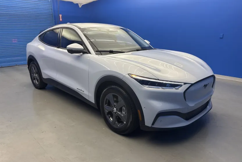 2022 Ford Mustang Mach-E Select photo 1