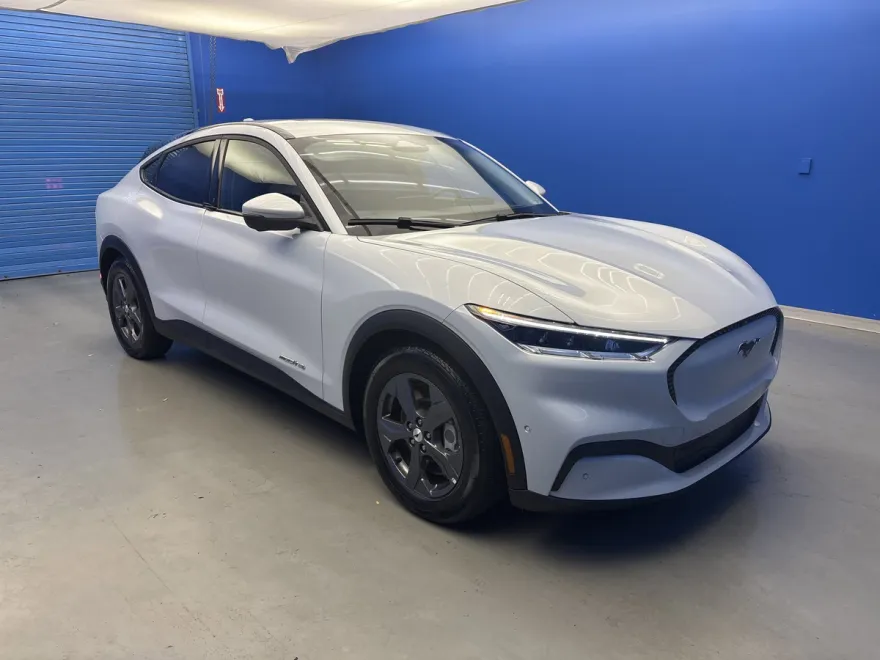 2022 Ford Mustang Mach-E Select photo 1