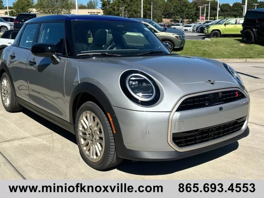 2025 Mini Cooper 4 Door Hardtop Iconic photo 1