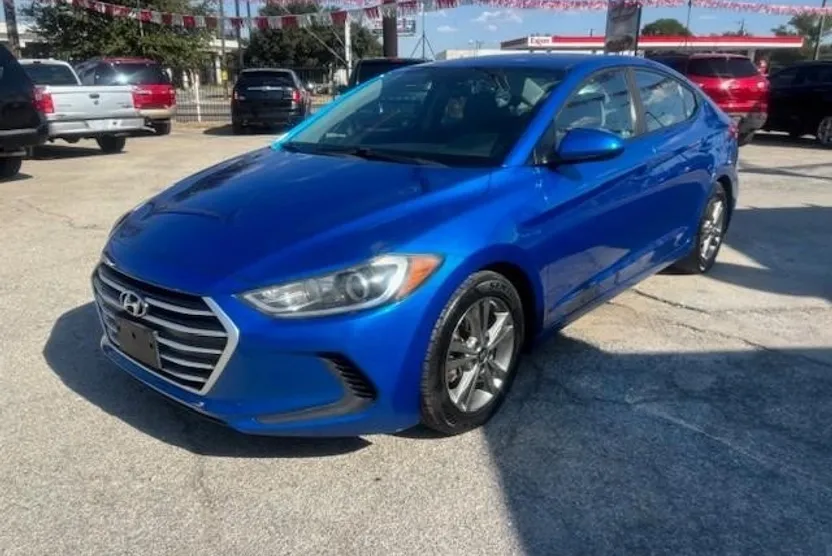 2018 Hyundai Elantra SEL photo 1