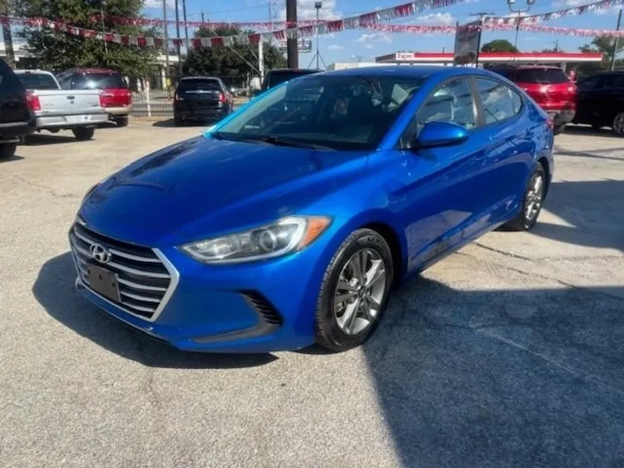2018 Hyundai Elantra SEL photo 1