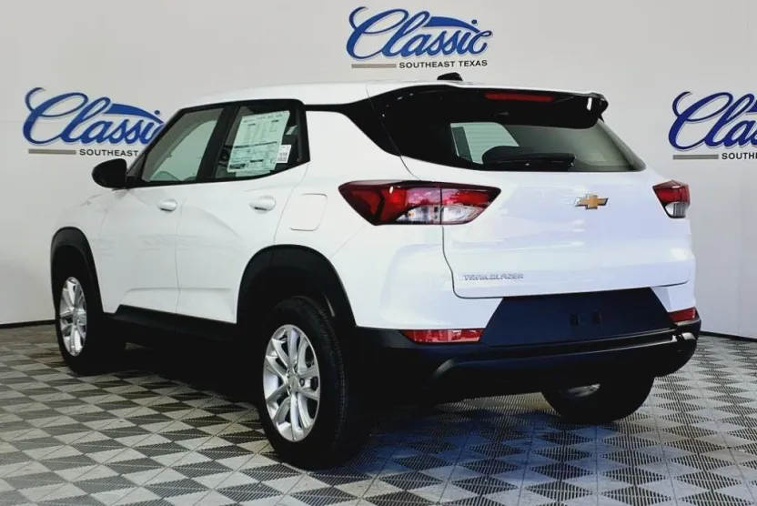 2026 Chevrolet Trailblazer LS photo 1