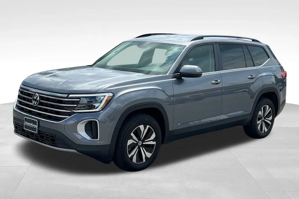 2024 Volkswagen Atlas SE photo 1
