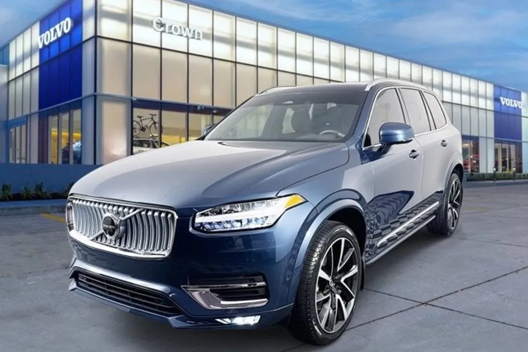 2024 Volvo XC90 B5 Plus photo 1