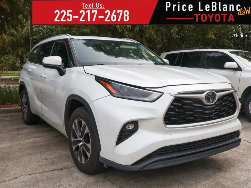 2022 Toyota Highlander XLE photo 1