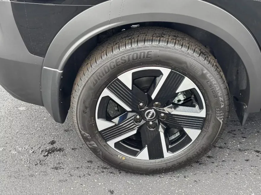 2026 Nissan Kicks SV photo 1