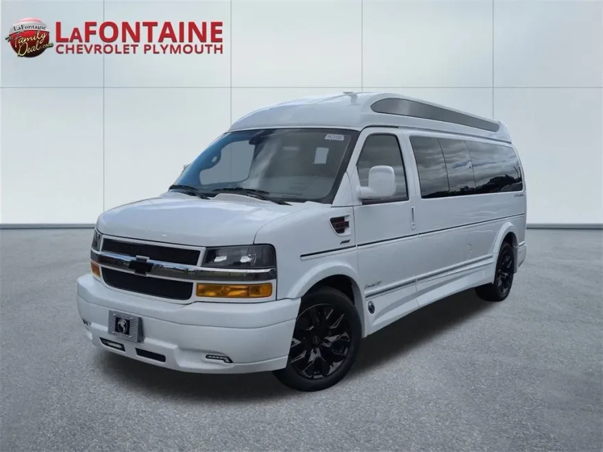 2025 Chevrolet Express Cargo 2500 photo 1