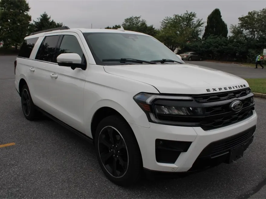 2022 Ford Expedition MAX Limited photo 1
