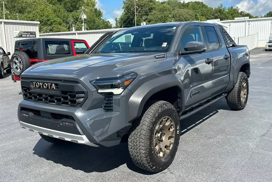 2024 Toyota Tacoma TRD Sport photo 1